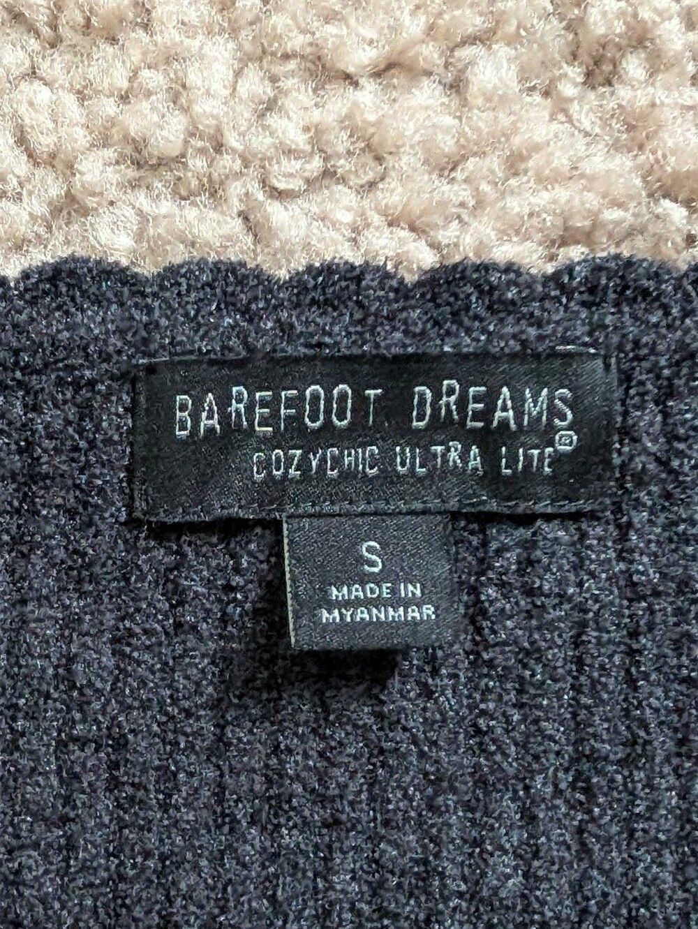 Barefoot Dreams CozyChic Ultra Lite Black Ribbed Scallop Neck Sweater Size Small - Picture 9 of 14